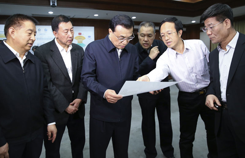 2015兩會(huì)一結(jié)束李克強(qiáng)首個(gè)考察點(diǎn)為何是工商總局？